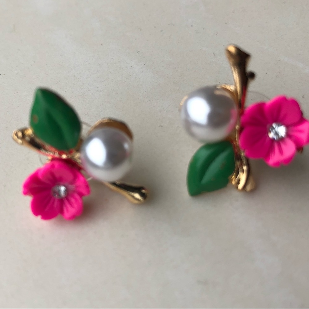 3for $25Flower earrings - Picture 4 of 4
